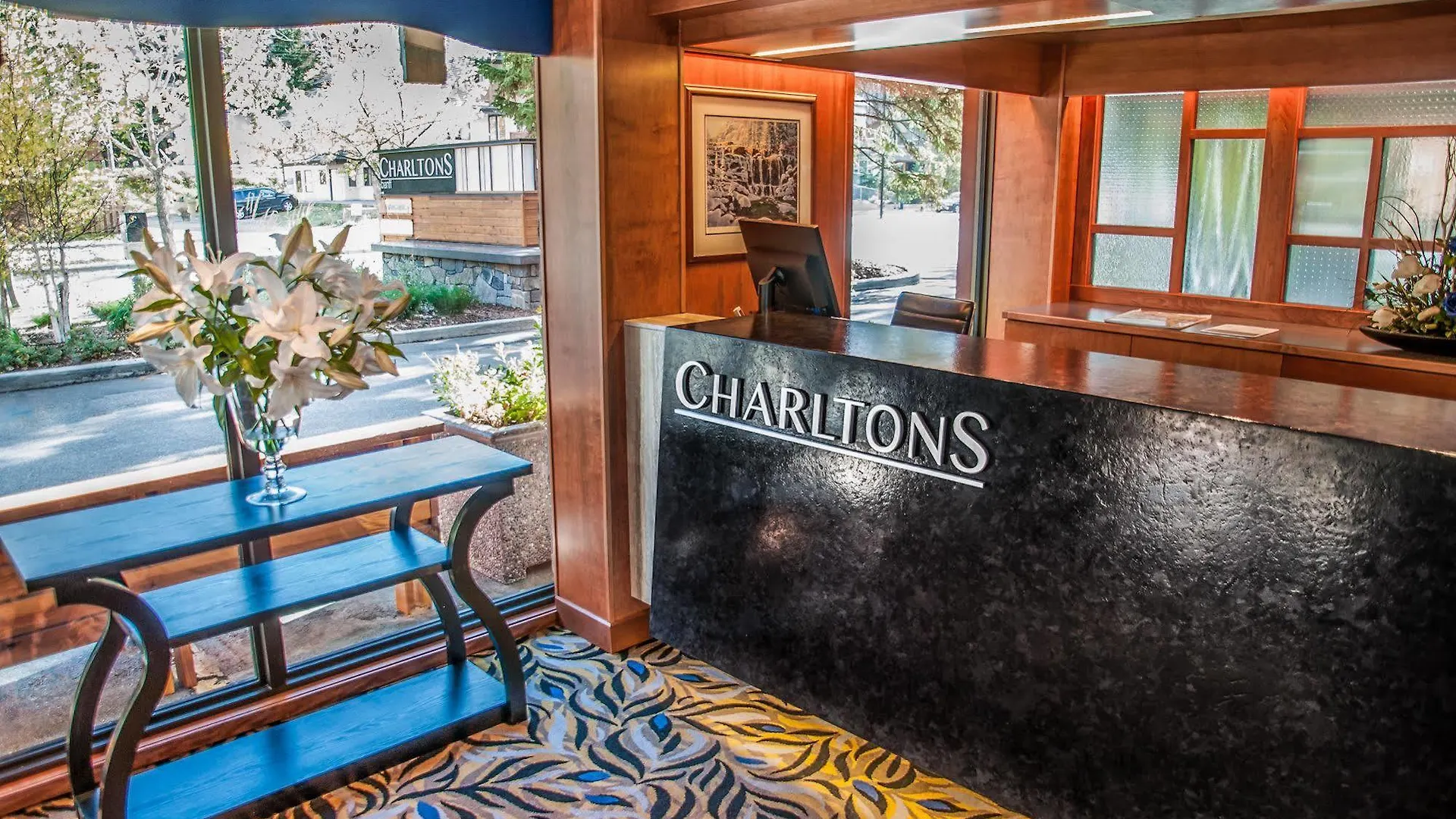 Отель Charltons Банф